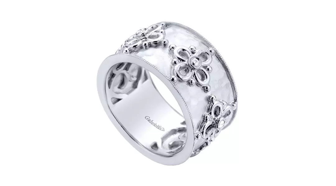 White Sapphire Flowers Fashion Band