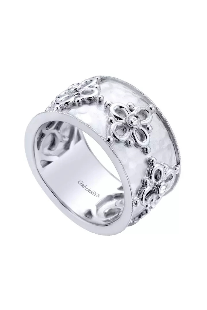White Sapphire Flowers Fashion Band