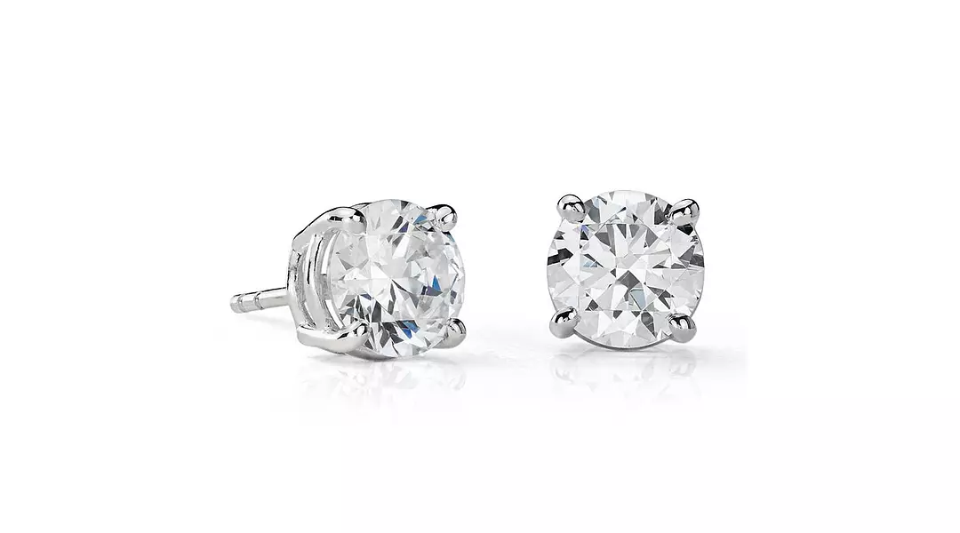 Natural Round Brilliant Cut Diamonds Stud Earrings