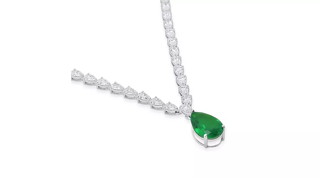 Pear shaped and round eco diamonds bracelet